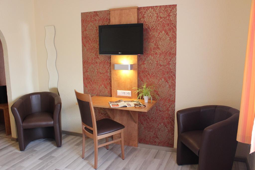 Landhotel Kueffner Pfedelbach Bagian luar foto
