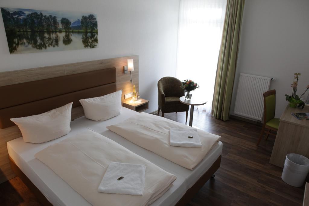 Landhotel Kueffner Pfedelbach Bagian luar foto