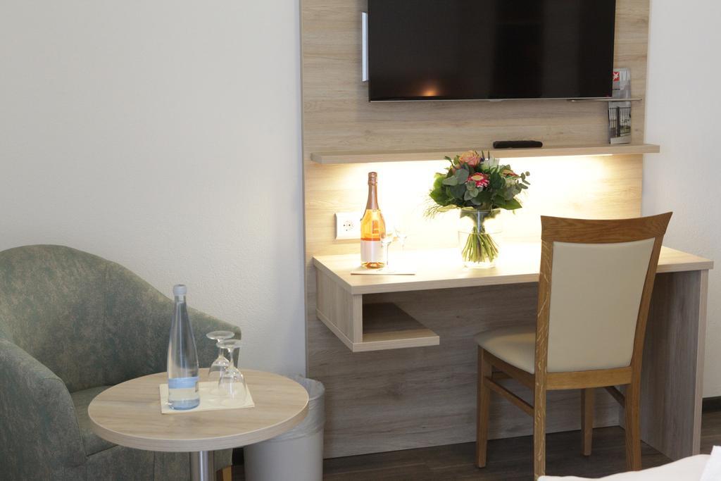 Landhotel Kueffner Pfedelbach Bagian luar foto