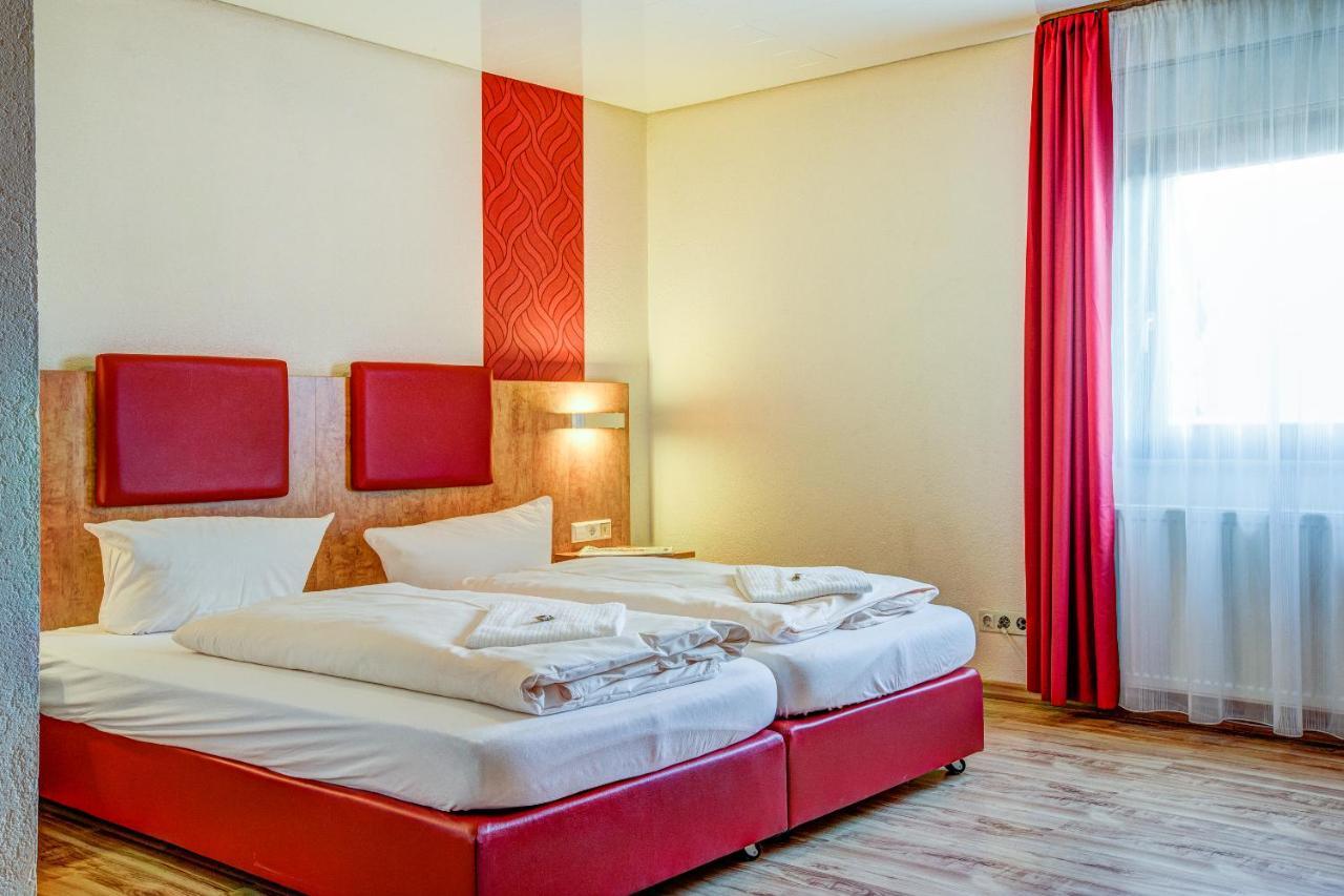 Landhotel Kueffner Pfedelbach Bagian luar foto